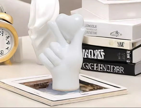 Heart Hand Gesture Statues Sculptures Luxury Resin Desktop Ornament Love Finger Modern Hand Gesture Sculpture Home Shelf Desktop